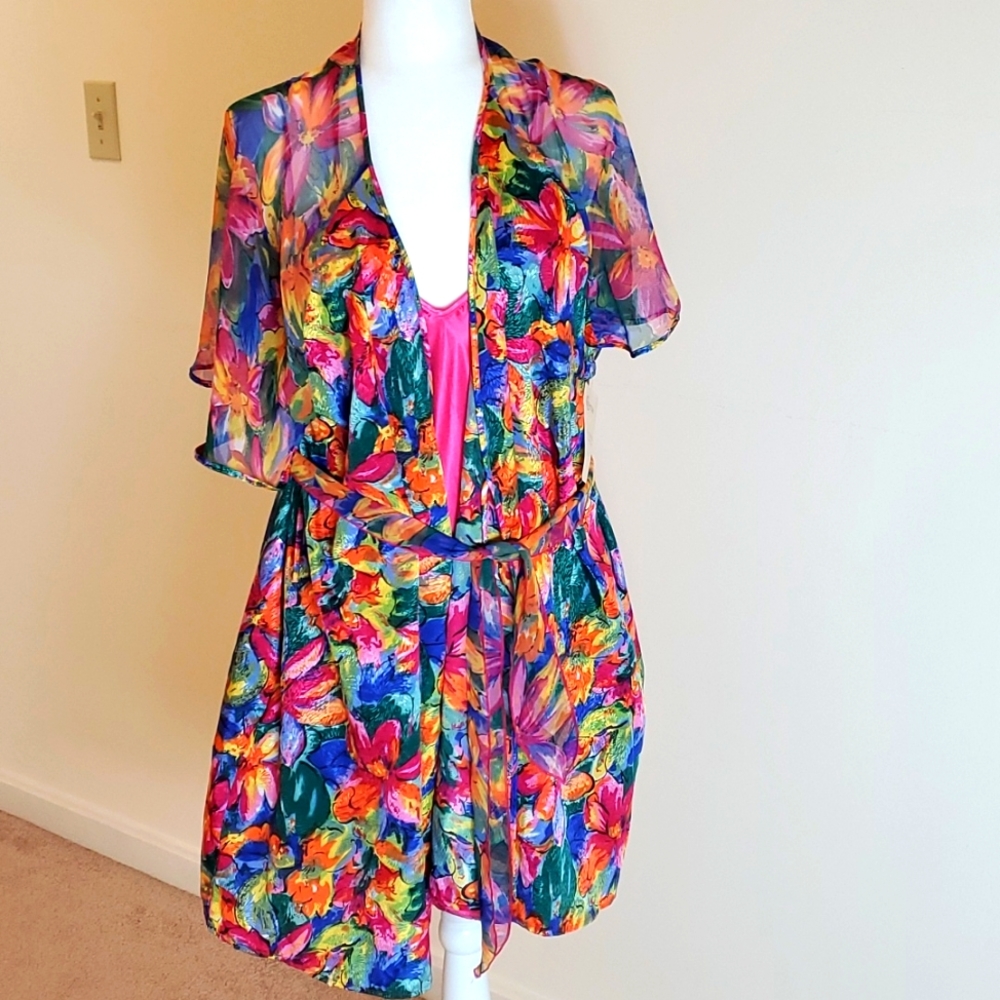 Cinema 2 piece nightie and robe set size medium